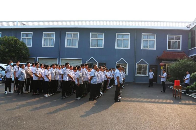 花溪科技舉行“送溫暖、獻(xiàn)愛心”捐助活動(dòng)